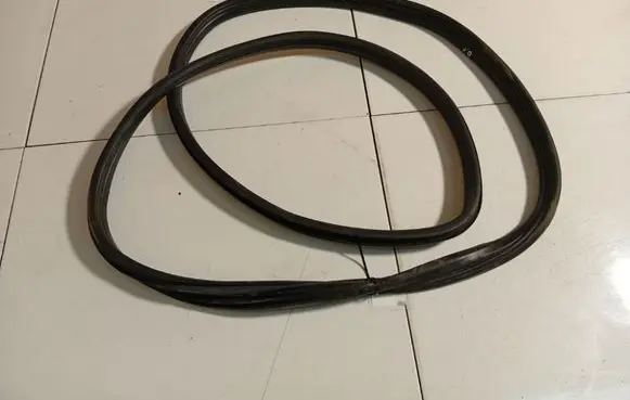 Opel Zafira A Rubber seal front coupe door 