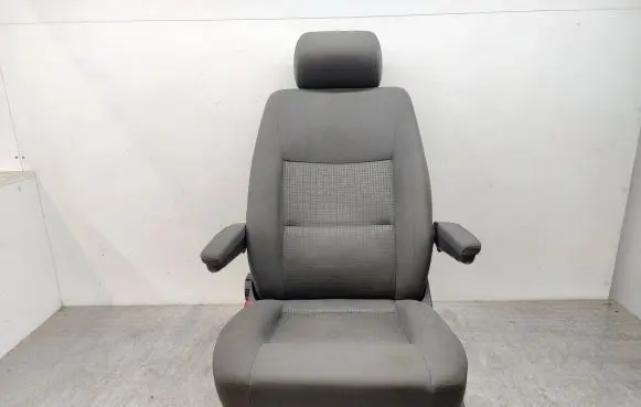 Volkswagen Multivan T5 Front driver seat 7H0881303E 152095005