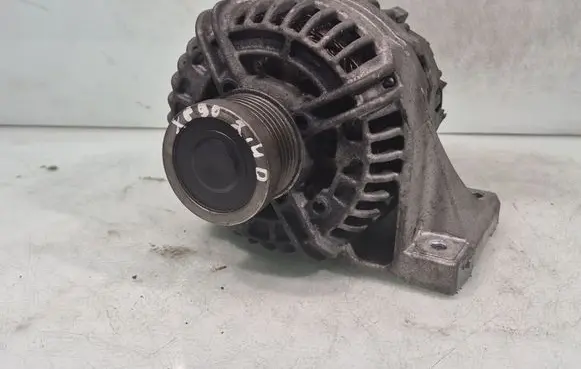 Volvo XC90 Generator/alternator 0986047380