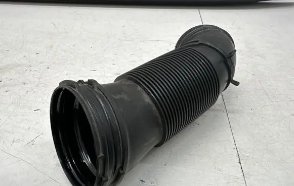 Volkswagen T-Cross Intercooler hose/pipe 5Q0129684D