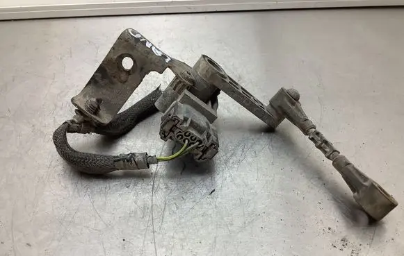Land Rover Discovery 4 - LR4 Rear air suspension level height sensor BJ323D026AA 304080