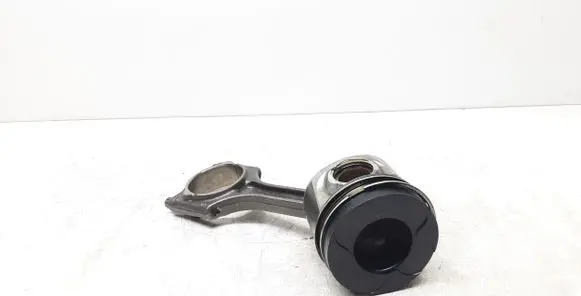 Volvo V60 Piston with connecting rod