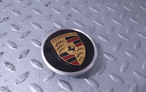 Porsche Panamera (971) Original wheel cap 9J1601151