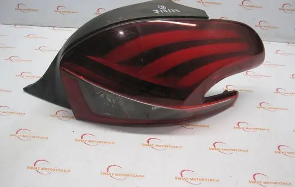 Peugeot 208 I Rear/tail lights 9810430580