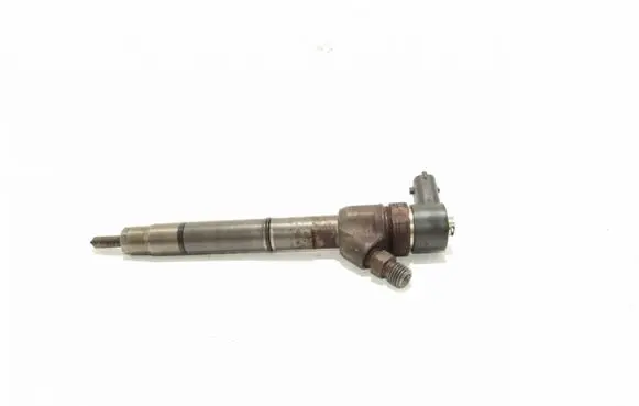 Hyundai i30 Fuel injector 338002A400