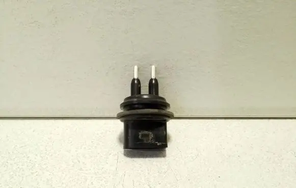 Audi e-tron Windshield washer fluid level sensor 7M0919376