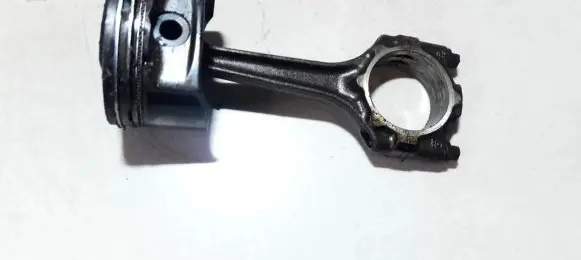 Opel Zafira B Piston with connecting rod z16xer