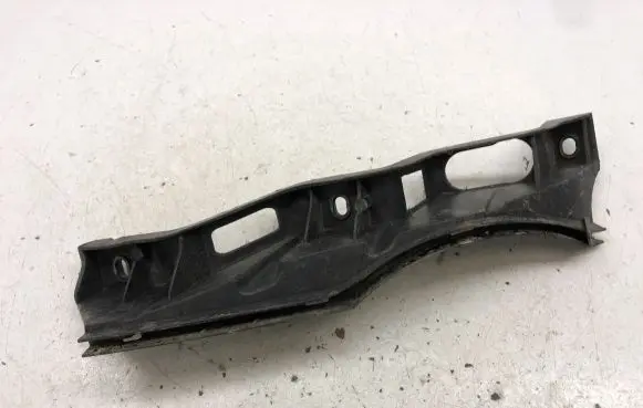 Volkswagen PASSAT B6 Front bumper mounting bracket 3C0807890