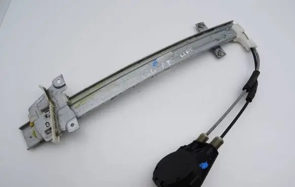 Mazda 626 Rear door manual window regulator
