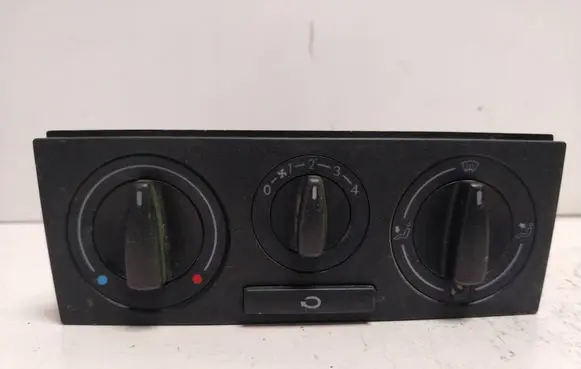 Volkswagen Golf III Climate control unit 1J0819045F 657836A11 901511200000