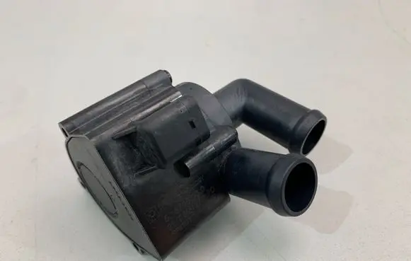 Volvo XC90 Electric auxiliary coolant/water pump 518705030