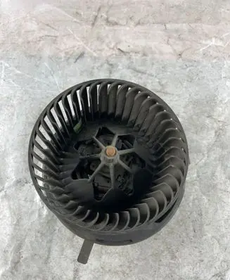 Volkswagen PASSAT B6 Heater fan/blower 3C0907521 987651G 3C1820015G