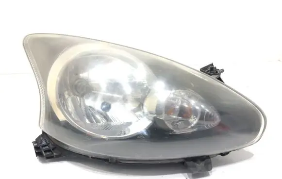 Toyota Aygo AB10 Headlight/headlamp