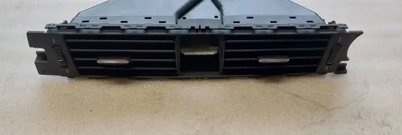 BMW 3 E90 E91 Dash center air vent grill 9123302 144821
