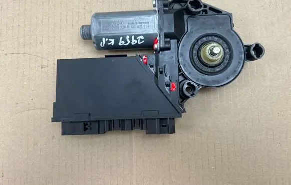 Porsche Cayenne (9PA) Front door window regulator motor 3D1959793E 0130821764