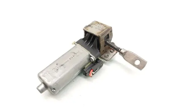 Porsche Cayenne (9PA) Seat adjustment motor 0390203220
