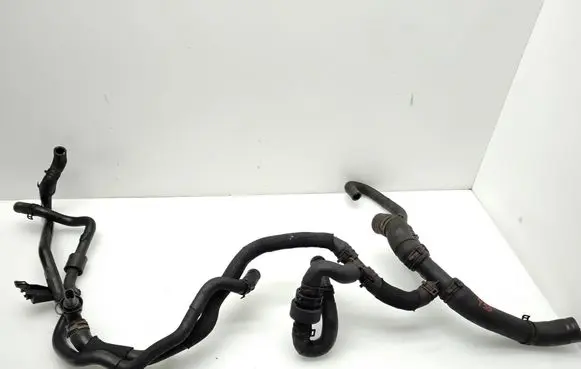 Engine coolant pipe/hose