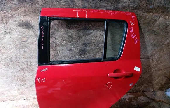 Suzuki Swift I Rear door