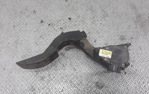 Audi A4 S4 B7 8E 8H Accelerator throttle pedal 8E1723523G