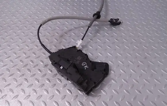Skoda Karoq Rear door lock 5TA839015D 5TA839015P