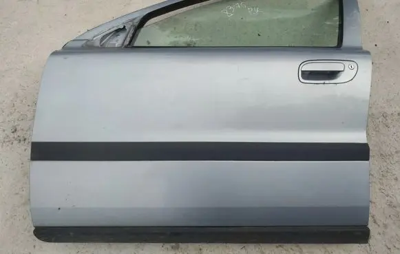 Volvo V70 Front door melynos