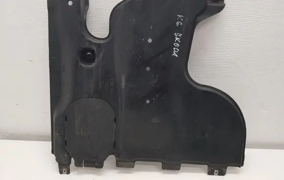 Rear underbody cover/under tray