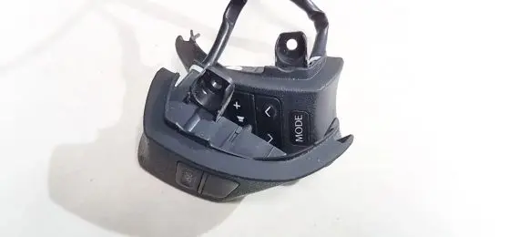 Lexus IS 200-300 Steering wheel buttons/switches 75b458