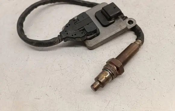 Mercedes-Benz Sprinter W906 Lambda probe sensor A0009050008 A2C1261020024 0009050008
