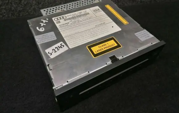 Audi A8 S8 D4 4H CD/DVD changer 4H0035108E