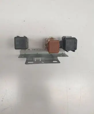 Nissan Qashqai Other relay 24330c9900