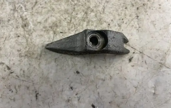 Nissan Patrol Y61 Fuel Injector clamp holder
