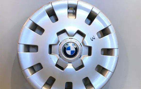 BMW 5 E39 R15 wheel hub/cap/trim 36131094780