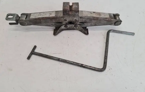 KIA Cerato Lift Jack 