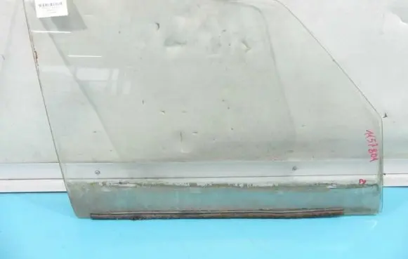 Mercedes-Benz W123 Front door window glass four-door IMPRK1157801