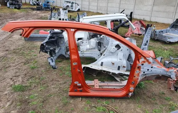Renault Captur Front bodywork piece PU5985