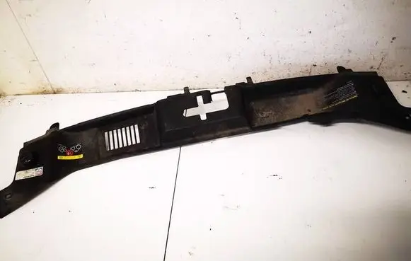 Volvo C30 Engine bonnet/hood lock trim molding 31217666 31217665