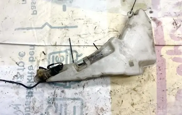 Audi A6 S6 C6 4F Windshield washer fluid reservoir/tank 