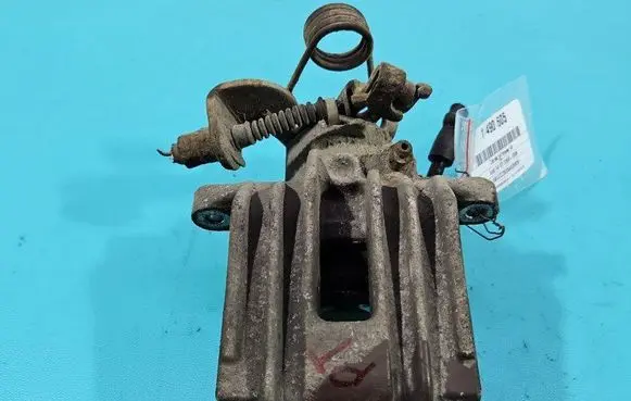 Rear brake caliper