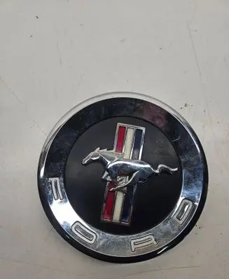 Tailgate trim