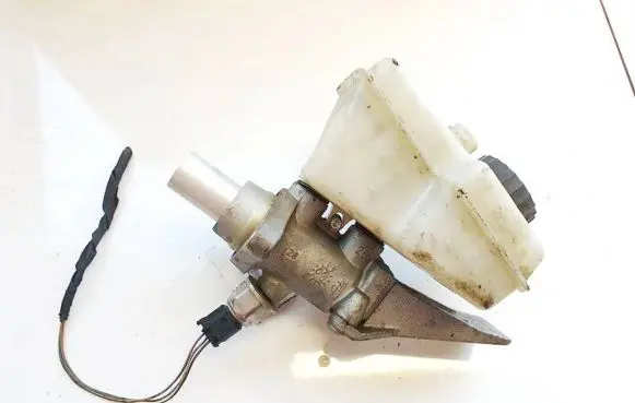 Mercedes-Benz ML W164 Master brake cylinder