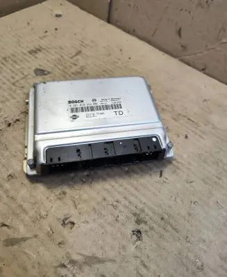 Nissan Terrano Engine control unit/module 237107F404 0281010284