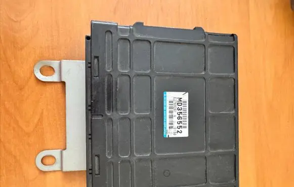 Mitsubishi Colt Engine control unit/module MD356552 E2T69281H