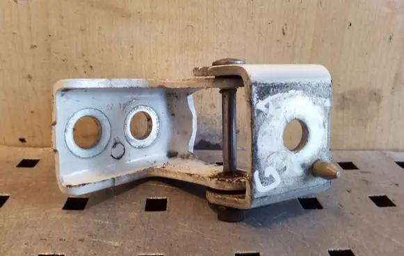 Citroen C4 Grand Picasso Rear door lower hinge