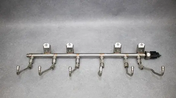 BMW 6 E63 E64 Fuel injector supply line/pipe 7535897 738510063