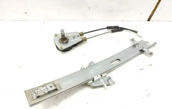 Rear door manual window regulator