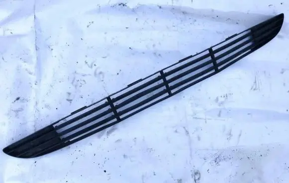 Ford Focus Front bumper lower grill