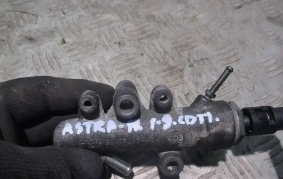 Opel Astra H Fuel pressure regulator 55188200