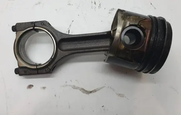 BMW 5 F10 F11 Piston 0840ZR