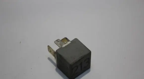 Audi A4 S4 B5 8D Other relay 443951253J 899511