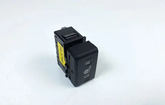 Hyundai Santa Fe Seat heating switch 202008451 KL5766